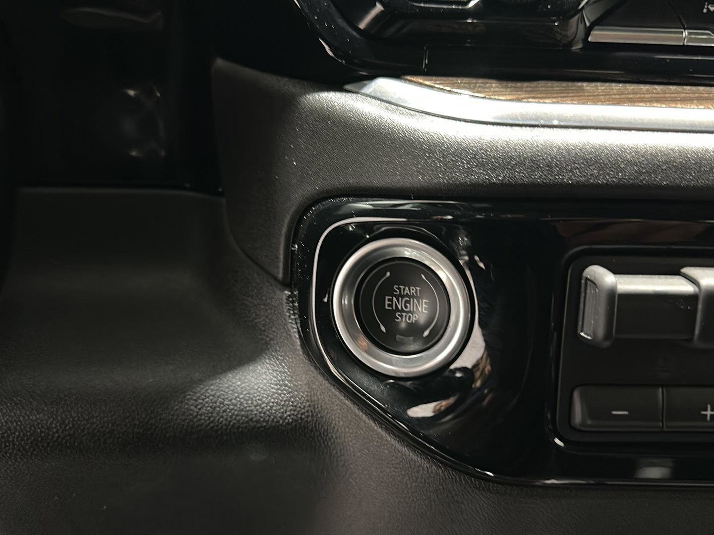 Used 2023 Chevrolet Silverado 1500 RST w/ Convenience Package II image 16