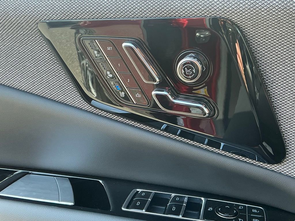 Used 2025 Cadillac Optiq Sport 2 w/ LPO, Floor Liner Package image 28