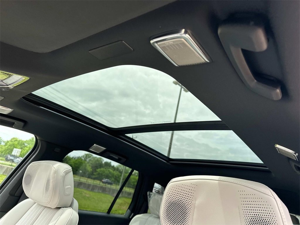 New 2026 Cadillac Vistiq Sport image 16