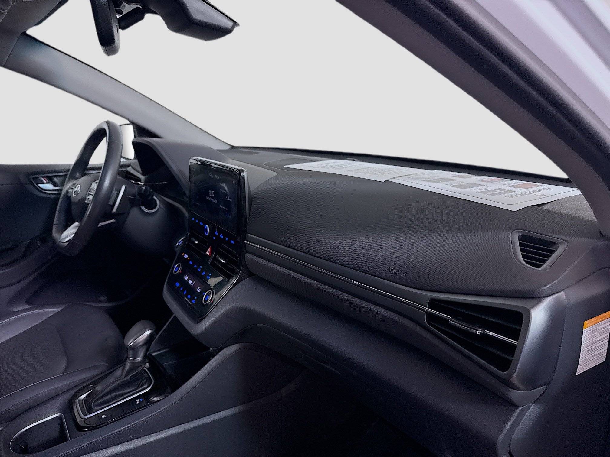 Used 2020 Hyundai Ioniq Limited image 30