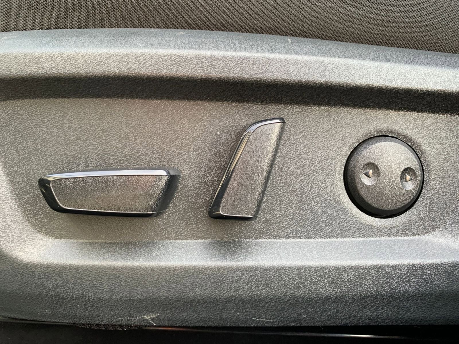 Used 2025 Nissan Rogue SV image 22