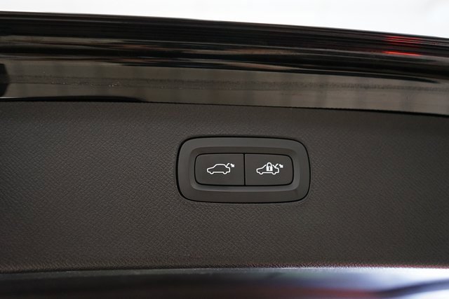 Used 2023 Volvo XC90 B6 Plus image 55