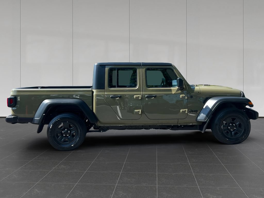 Used 2026 Jeep Gladiator Sport AWD/4WD image 6