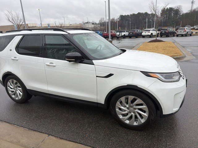 Used 2025 Land Rover Discovery S image 22