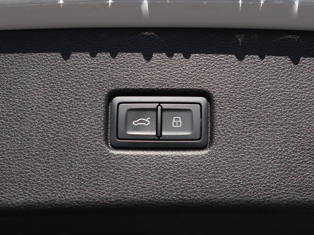 Used 2024 Audi SQ5 Premium Plus AWD/4WD image 16