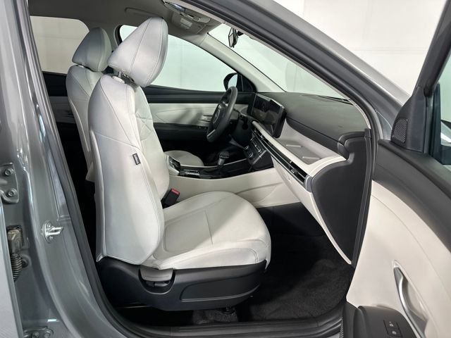 Used 2025 Hyundai Tucson SE image 28