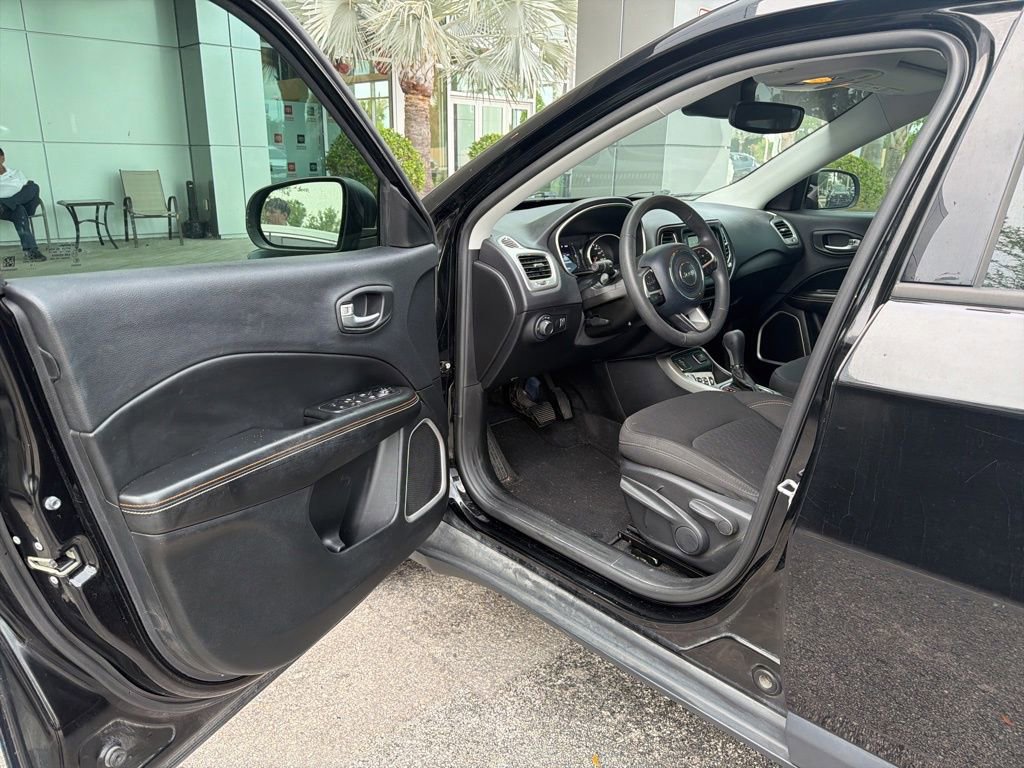 Used 2018 Jeep Compass Sport FWD image 5