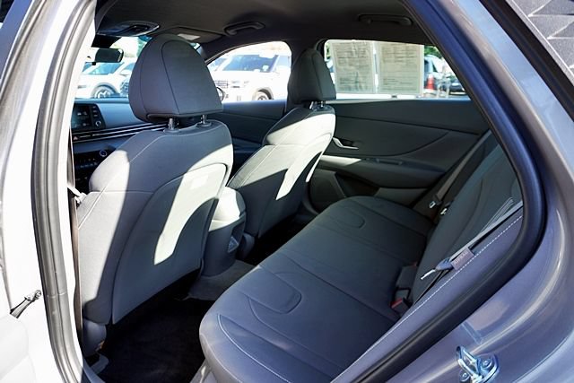 Used 2025 Hyundai Elantra Sport FWD image 16