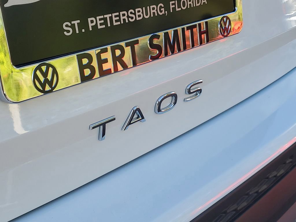 New 2026 Volkswagen Taos SE FWD image 6