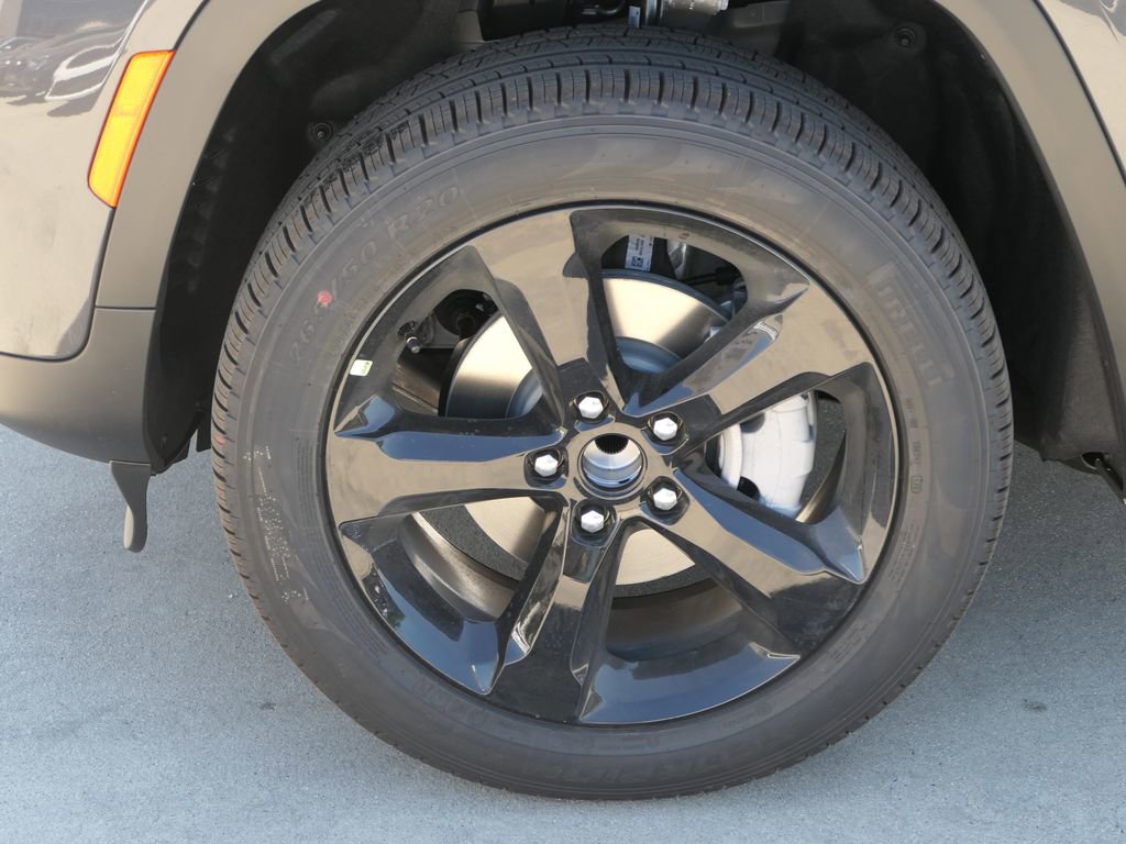 New 2025 Jeep Grand Cherokee Limited w/ Black Appearance Package image 23