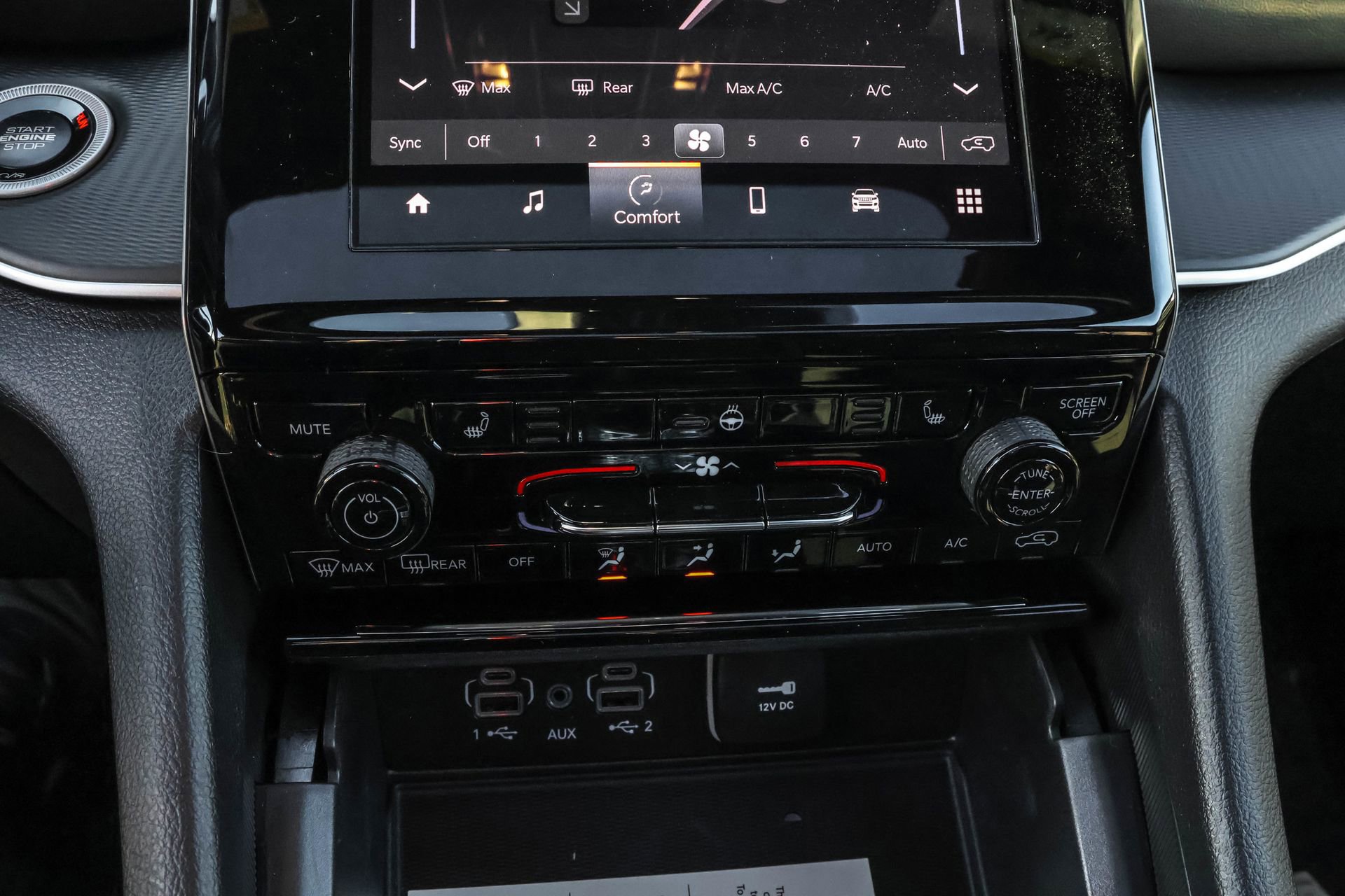 New 2025 Jeep Grand Cherokee L Altitude image 21