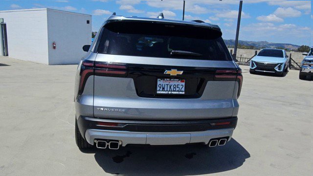 Used 2026 Chevrolet Traverse LT w/ Driver Confidence Package FWD image 7