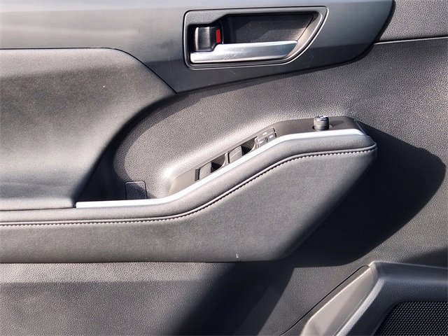 Used 2023 Toyota Highlander XLE image 24