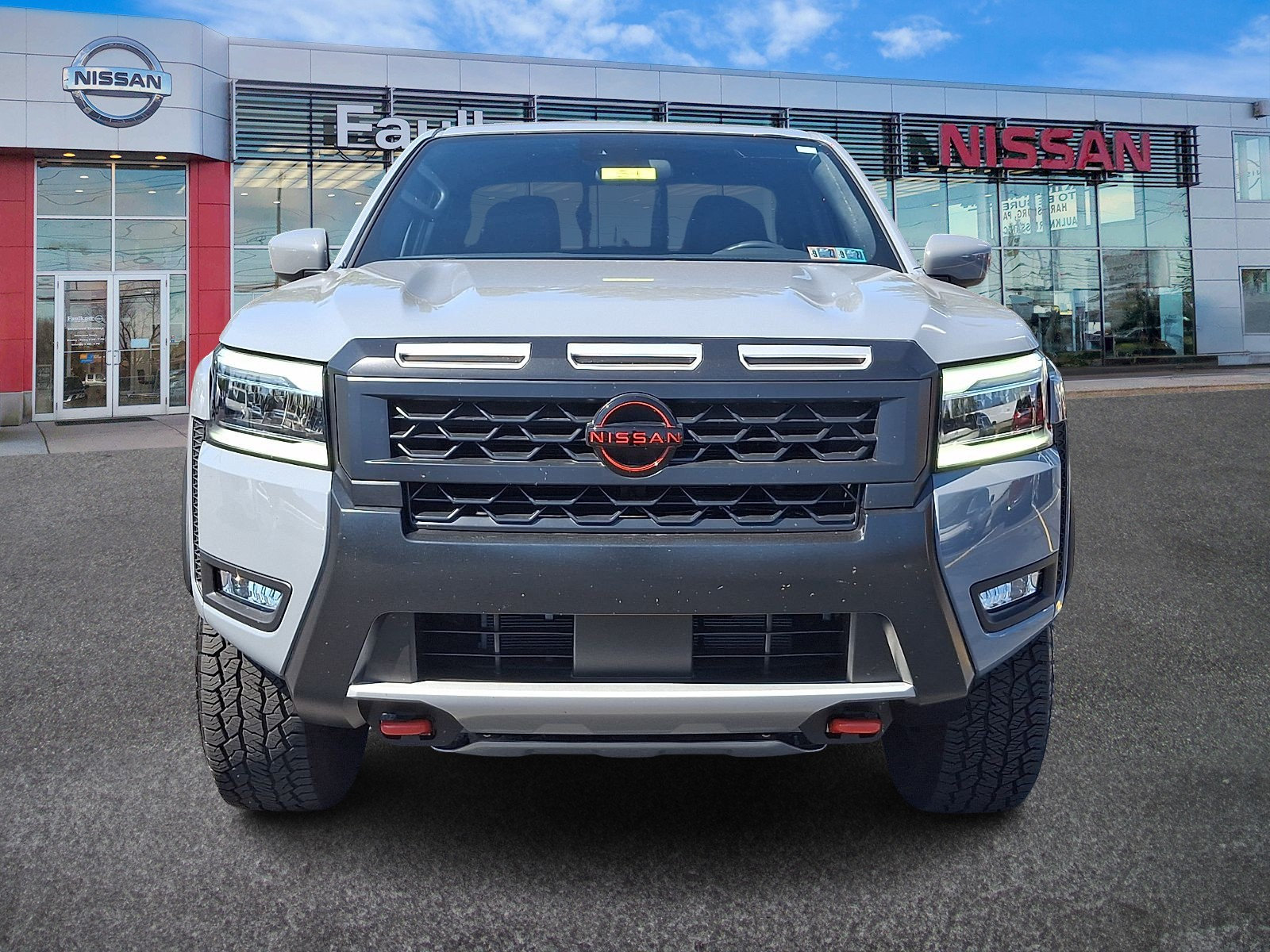Certified 2025 Nissan Frontier PRO-4X AWD/4WD image 2