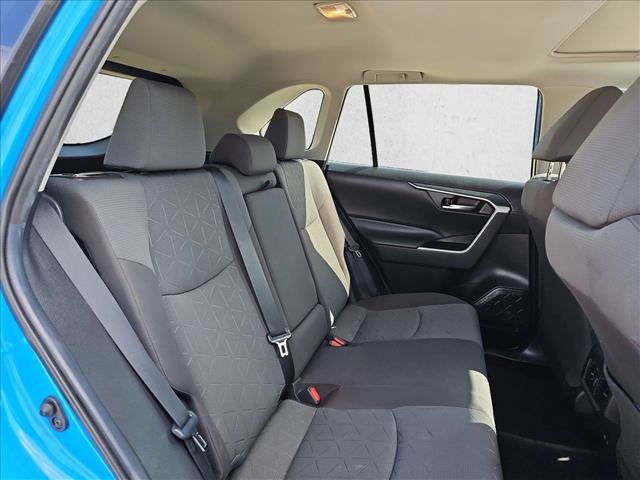 Used 2020 Toyota RAV4 XLE w/ Convenience Package FWD image 21