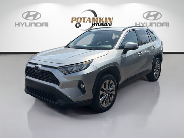 Used 2019 Toyota RAV4 XLE Premium w/ Cold Weather Package FWD image 1