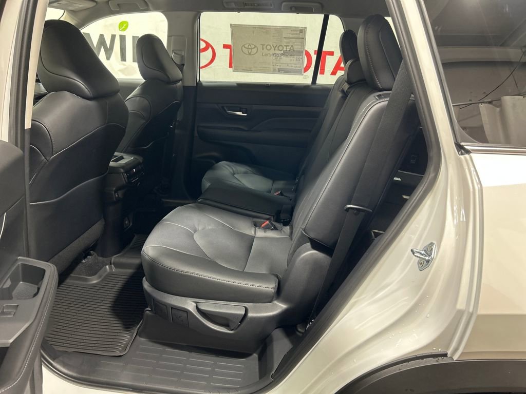 Used 2026 Toyota Grand Highlander AWD image 24