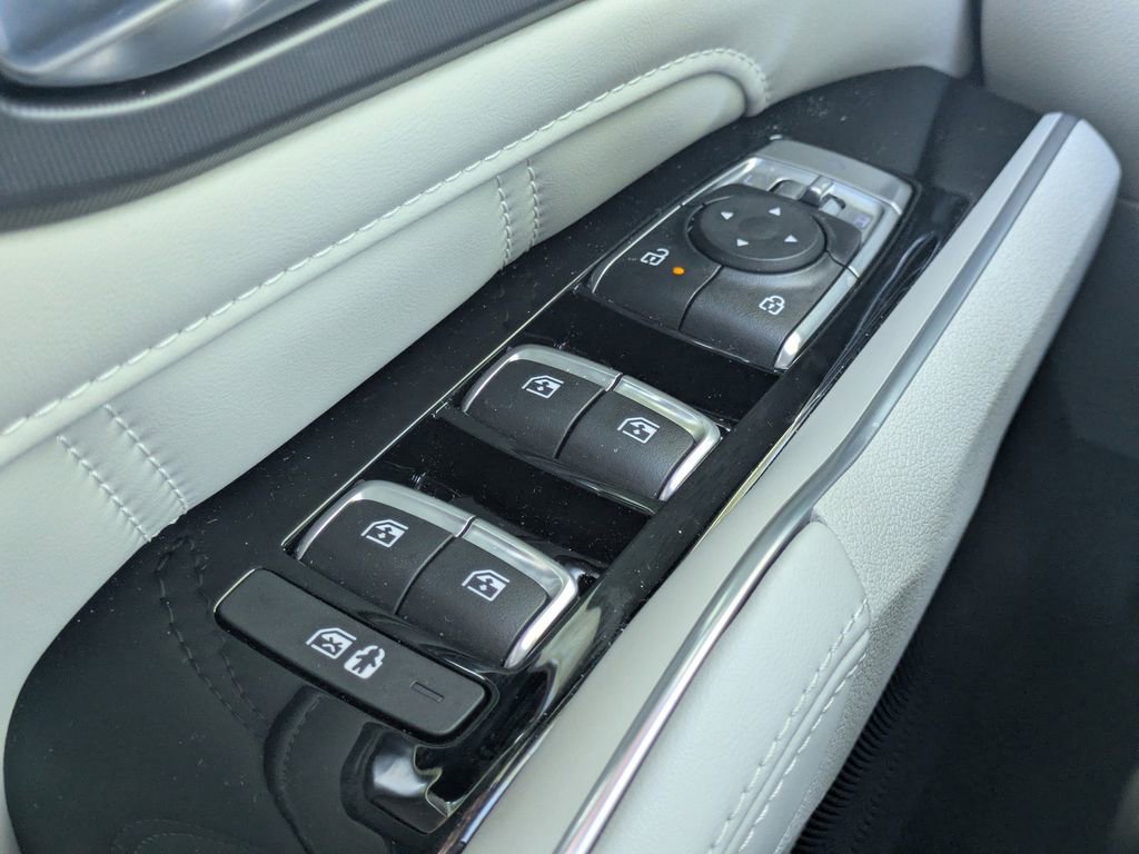 Used 2025 Kia Sorento SX image 25