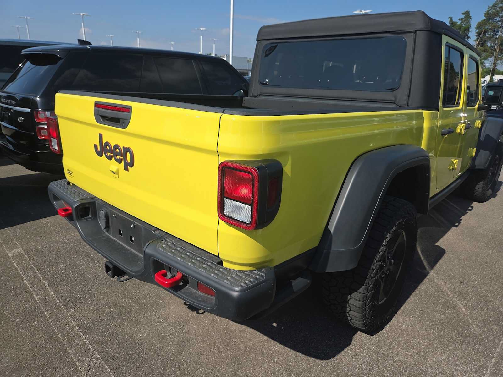Used 2023 Jeep Gladiator Rubicon w/ Trailer Tow Package AWD/4WD image 5