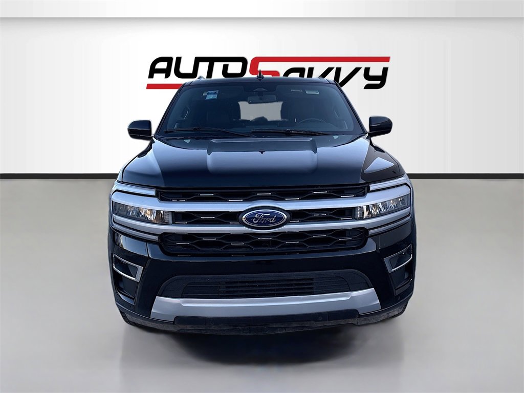 Used 2023 Ford Expedition Limited image 2