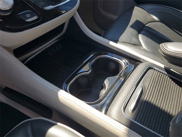 Used 2023 Chrysler Pacifica Limited image 20