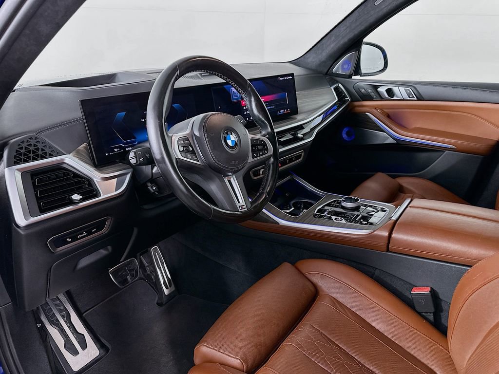 Used 2024 BMW X7 M60i image 13