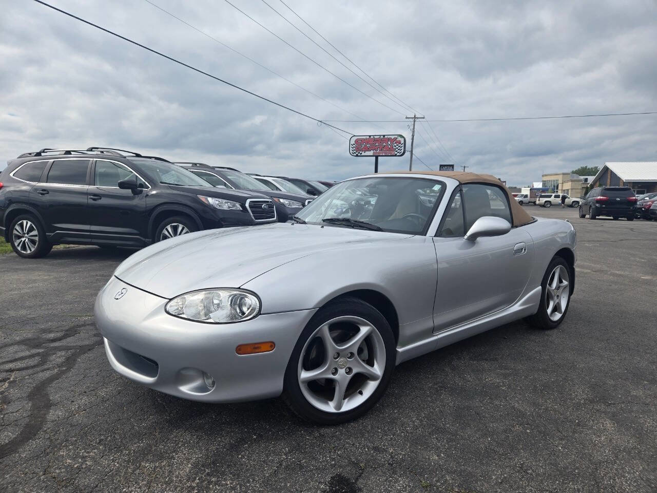 Used 2002 MAZDA MX-5 Miata LS RWD image 2