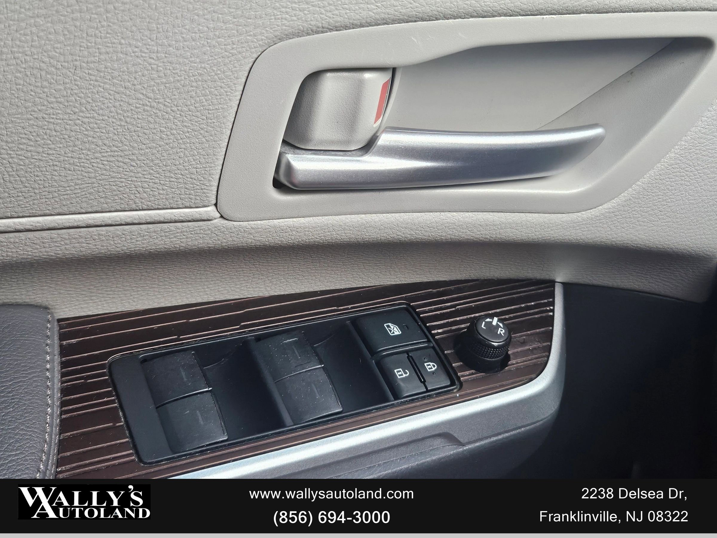 Used 2021 Toyota Sienna XLE image 16