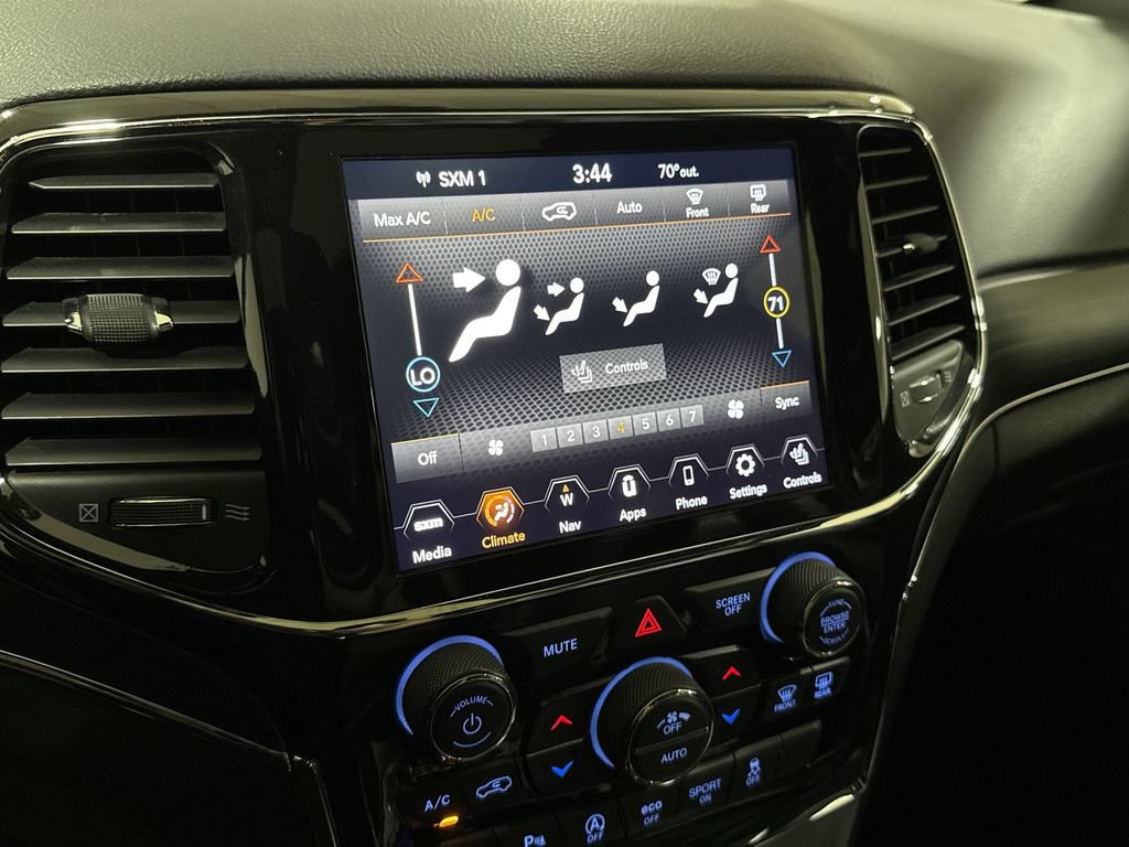Used 2021 Jeep Grand Cherokee Limited AWD/4WD image 17