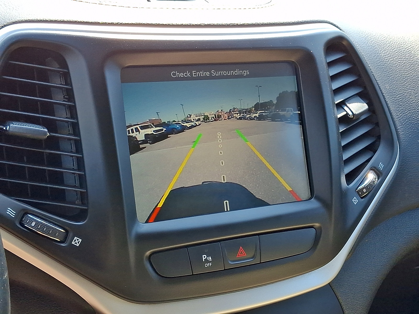 Used 2018 Jeep Cherokee Limited AWD/4WD image 19