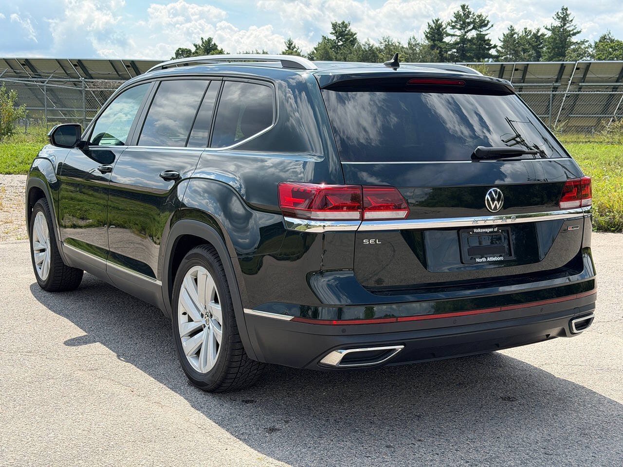Used 2021 Volkswagen Atlas SEL AWD/4WD image 3
