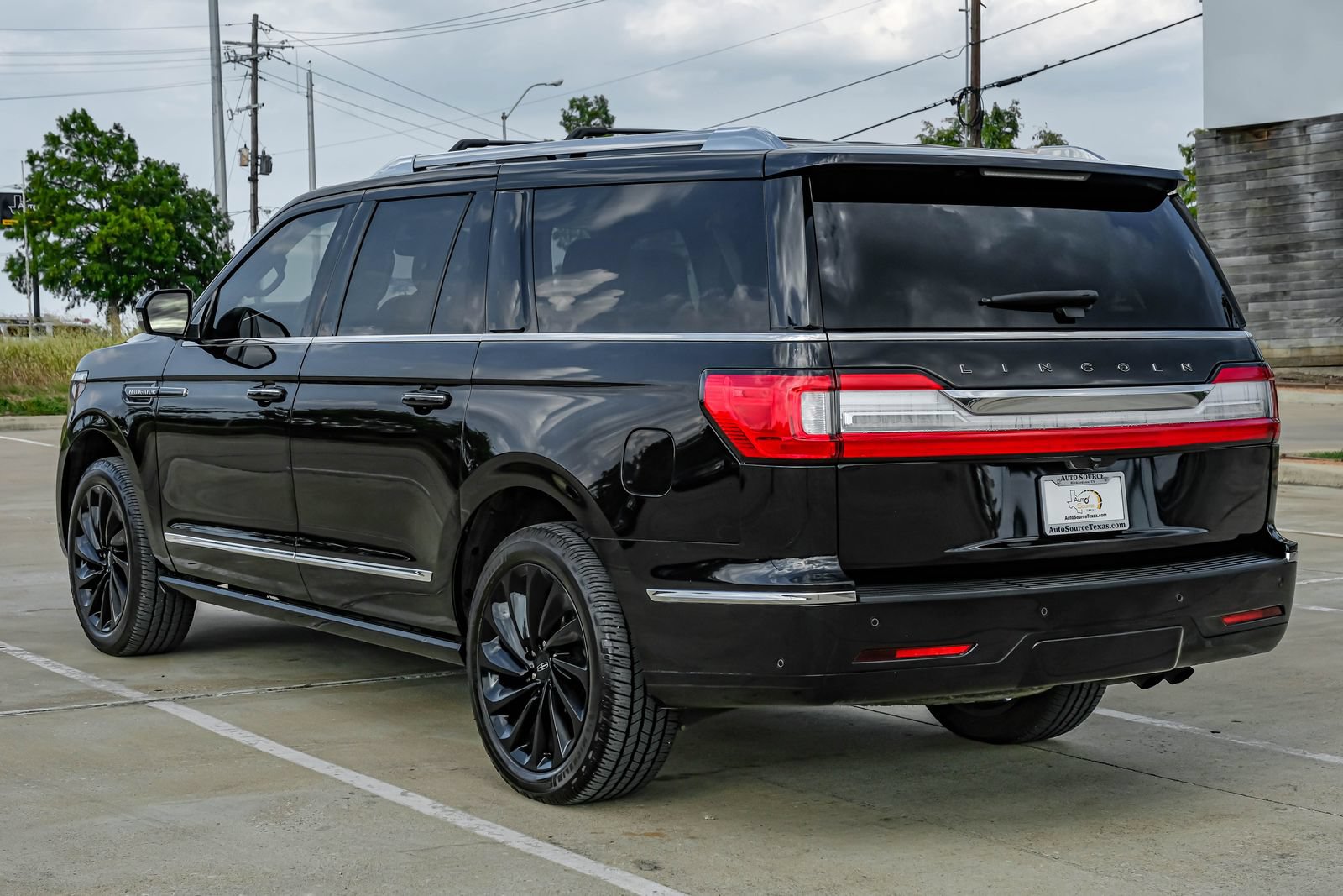 Used 2020 Lincoln Navigator L Reserve w/ Equipment Group 208A Reserve AWD/4WD image 12