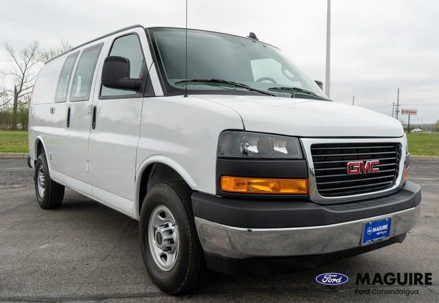 Used 2024 GMC Savana 2500 w/ Driver Convenience Package RWD image 4
