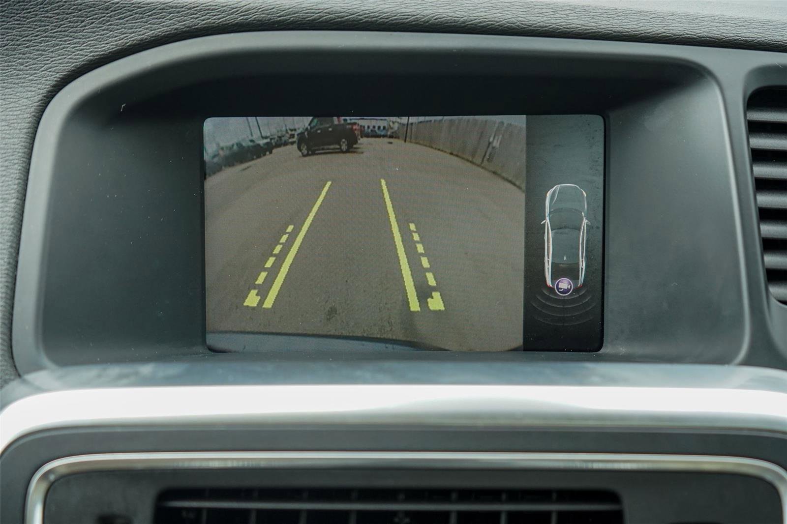 Used 2018 Volvo S60 T5 Dynamic w/ Vision Package image 12