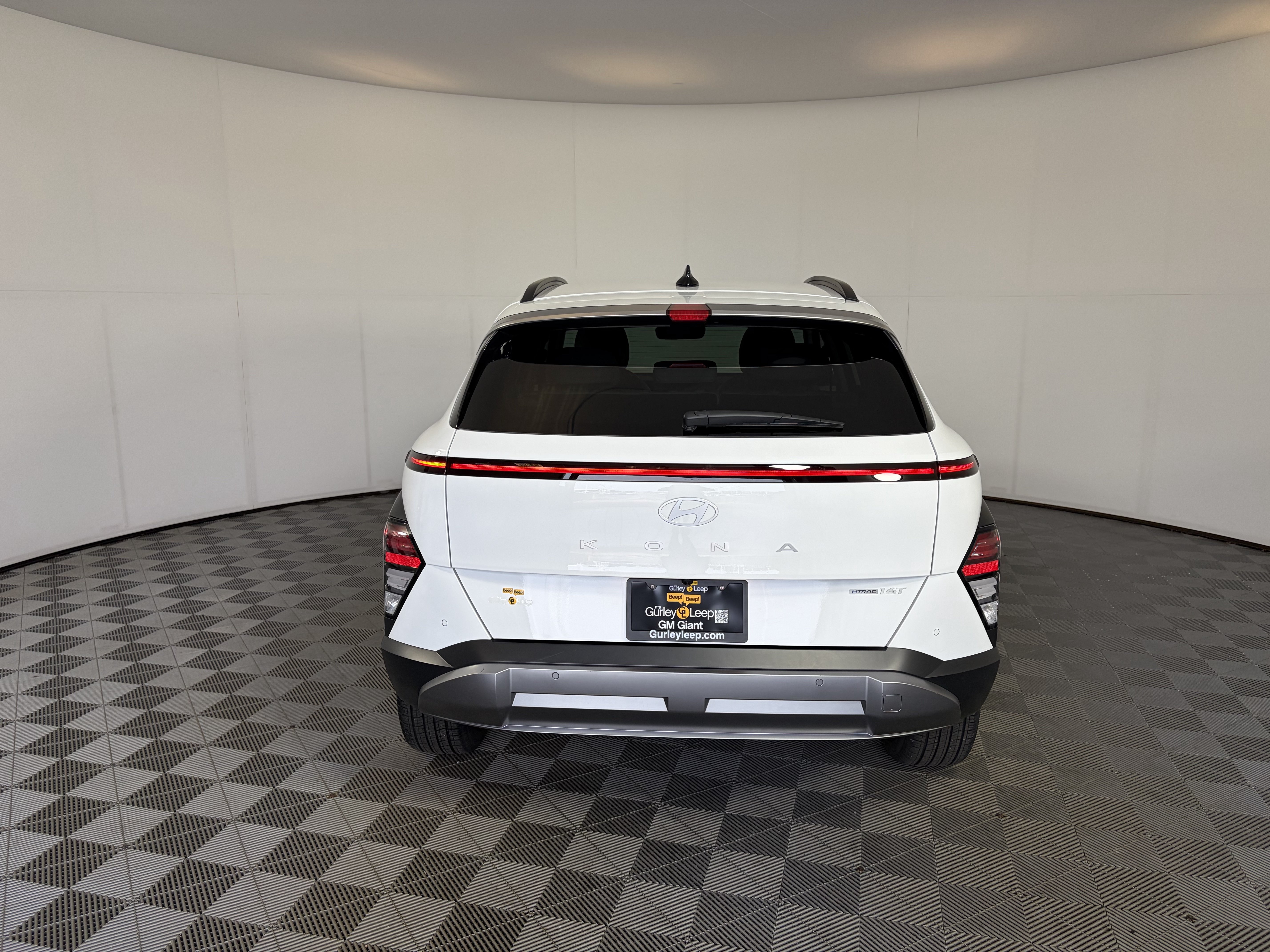 Used 2024 Hyundai Kona Limited AWD/4WD image 9
