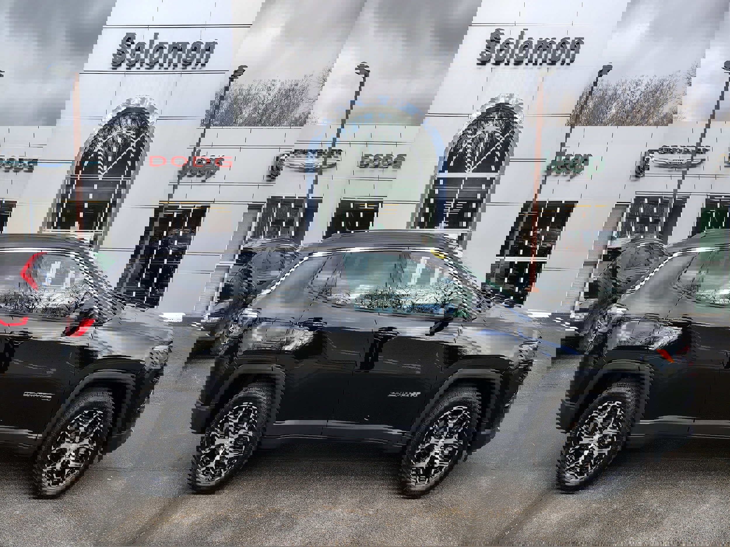 Certified 2024 Jeep Compass Limited image 1