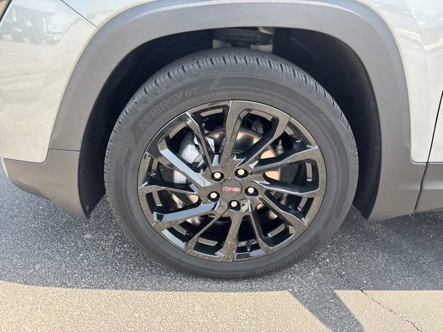 Used 2024 GMC Terrain SLT w/ Tech Package FWD image 10