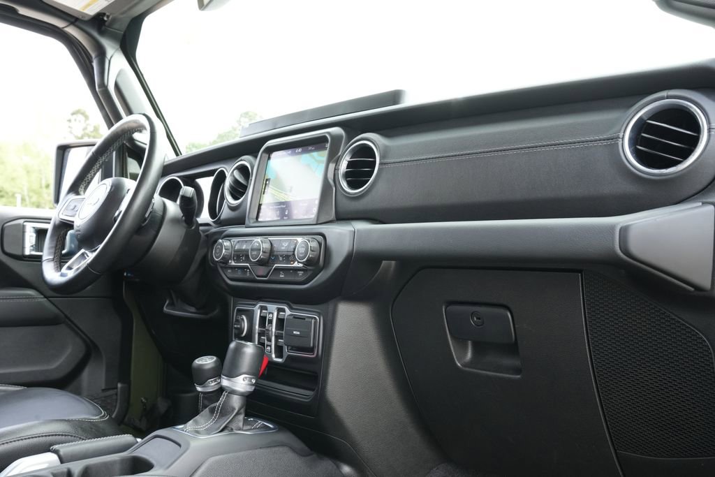 Used 2021 Jeep Wrangler Unlimited Sahara w/ Cold Weather Group AWD/4WD image 22