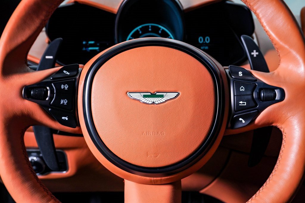 Used 2023 Aston Martin V8 Vantage Coupe image 22