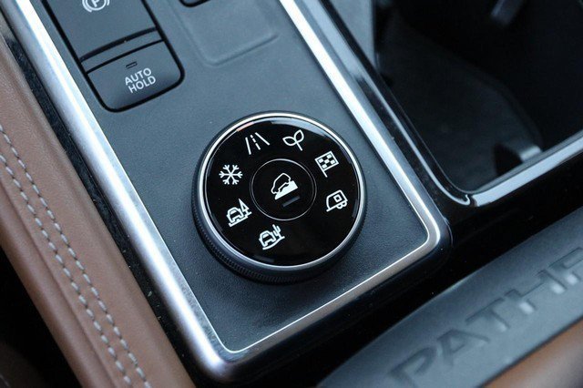 Used 2023 Nissan Pathfinder Platinum AWD/4WD image 22