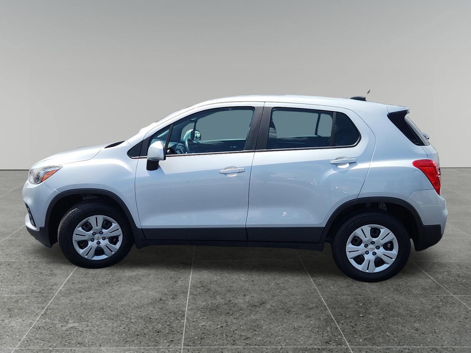 Used 2017 Chevrolet Trax LS FWD image 4