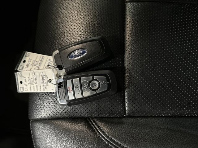 Used 2021 Ford Expedition XLT image 32