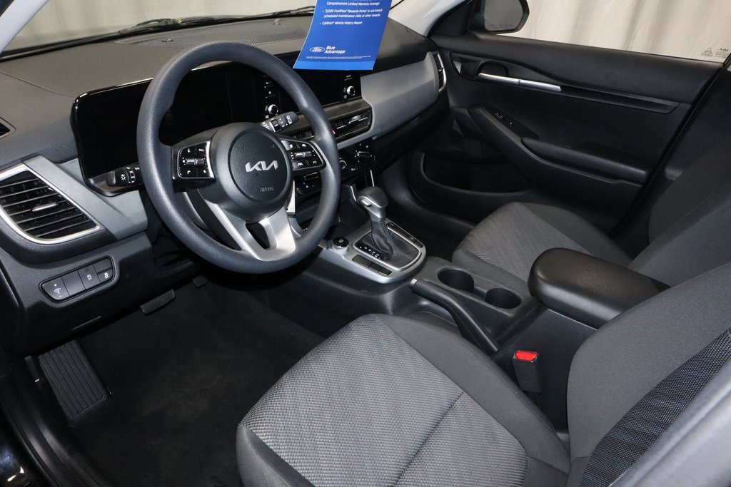 Used 2025 Kia Seltos LX image 24