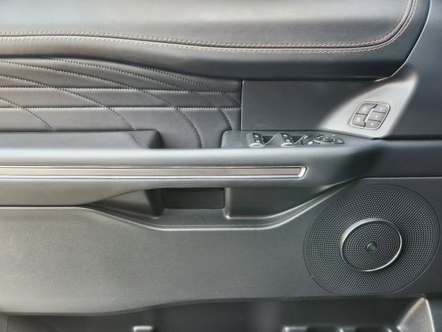 Used 2024 Ford Expedition Platinum image 21
