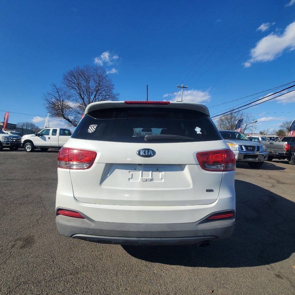 Used 2016 Kia Sorento AWD image 4