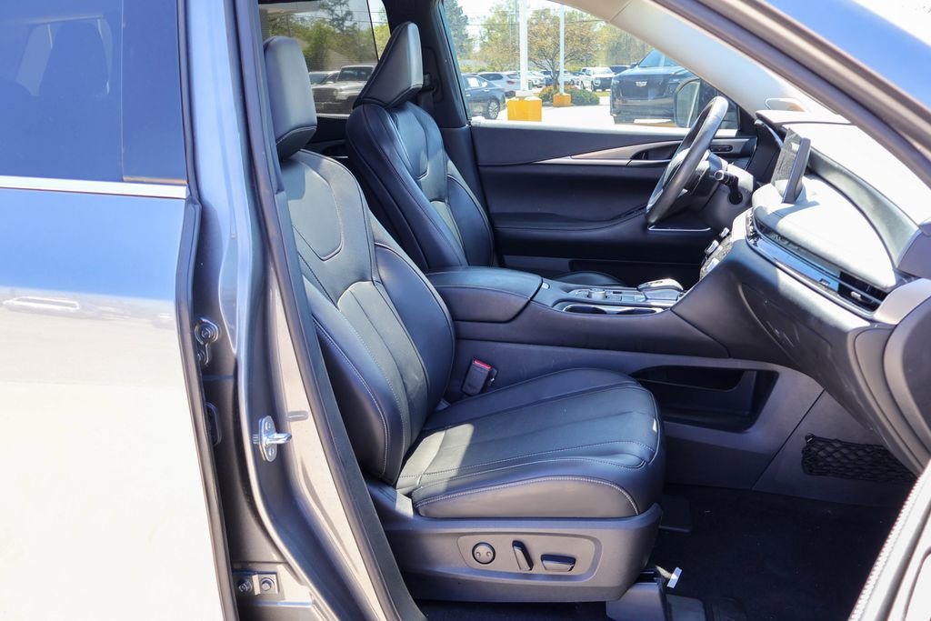 Used 2023 INFINITI QX60 Luxe w/ Performance Audio Package image 8