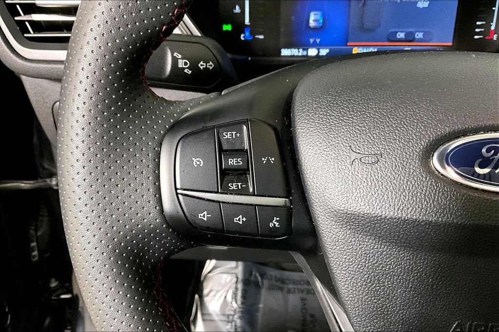 Used 2024 Ford Escape ST-Line image 18