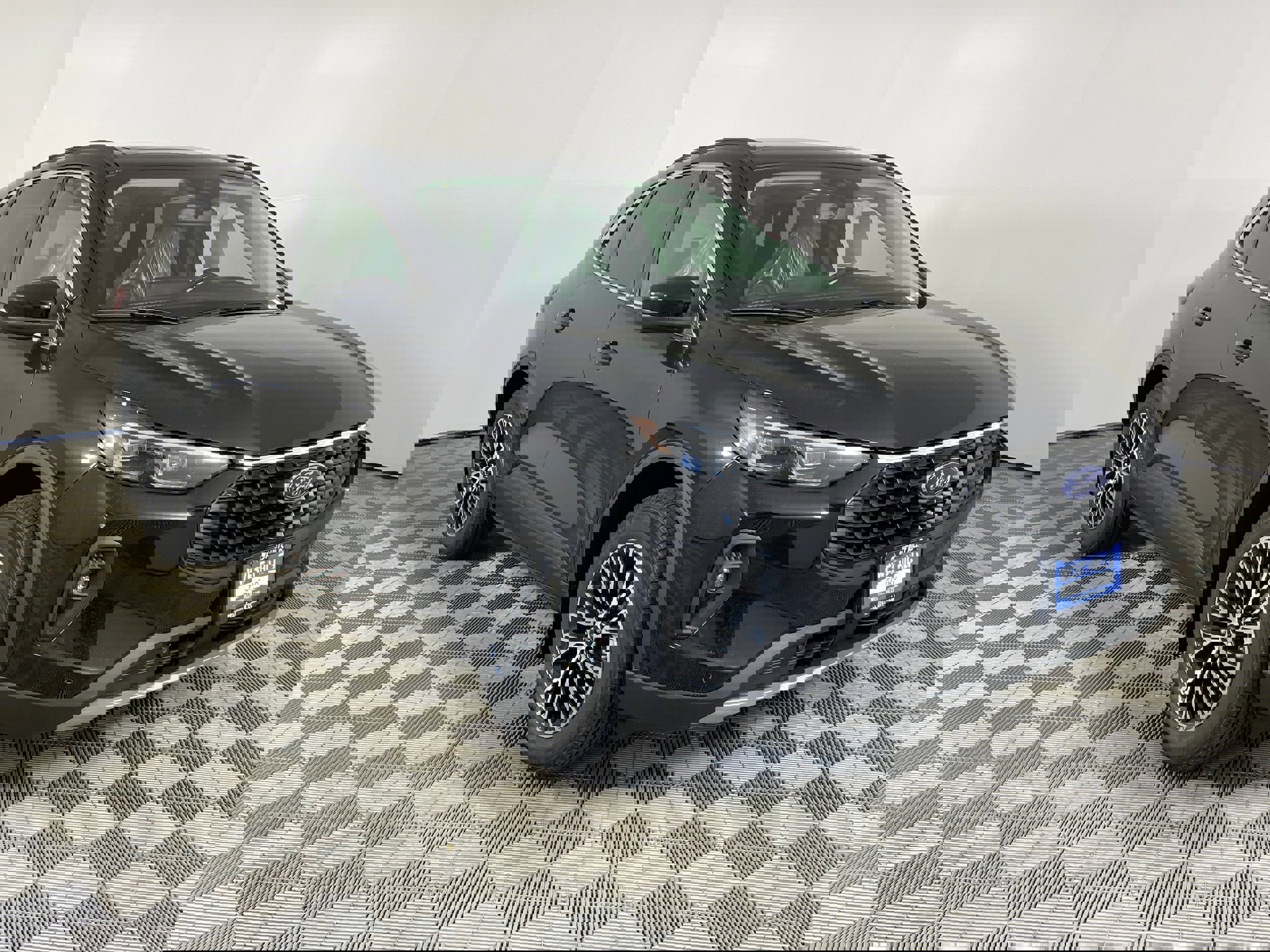 New 2025 Ford Escape SE w/ PHEV Premium Package image 7