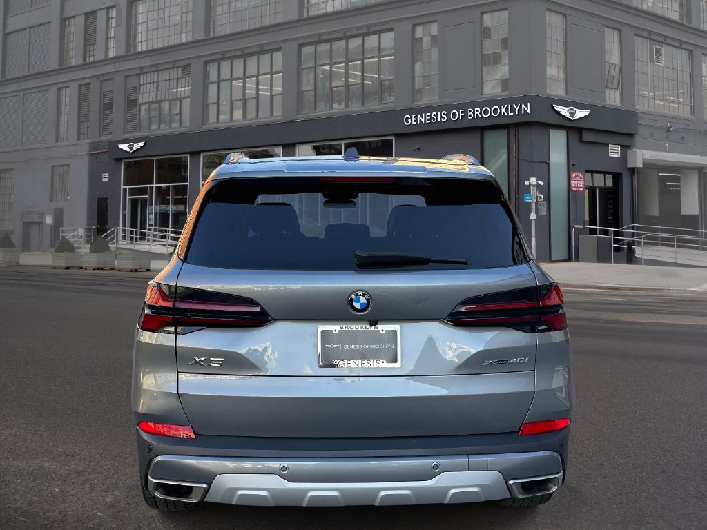 Used 2024 BMW X5 xDrive40i w/ Premium Package AWD/4WD image 4