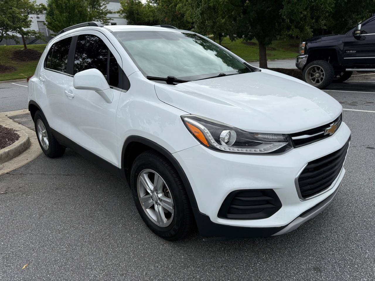 Used 2019 Chevrolet Trax LT FWD image 3